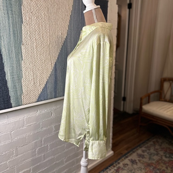 A New Day Green Satin Finish Psychedelic Print Button Down Shirt - Picture 6 of 11